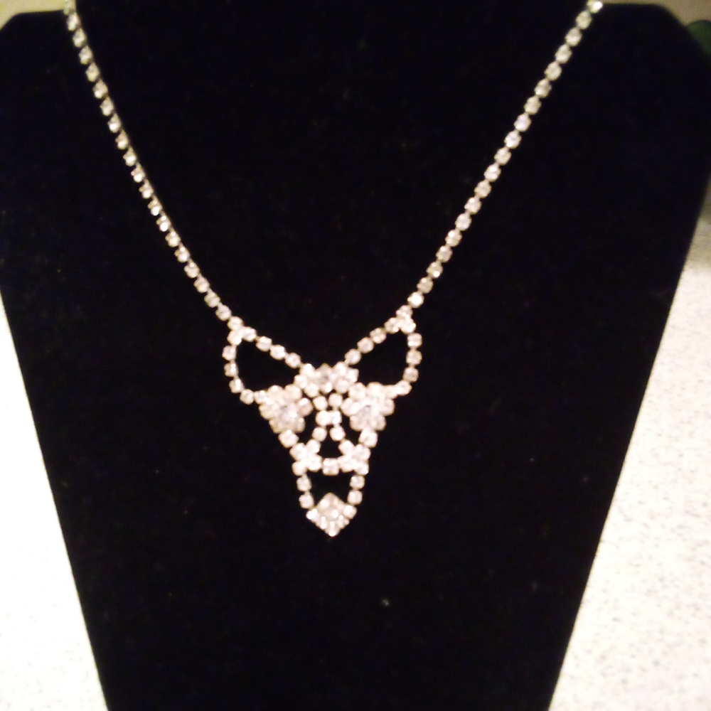 Elegant Silver Rhinestone Necklace